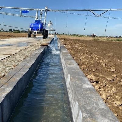 Sistema di irrigazione a pivot con basso consumo energetico e materiale metallico