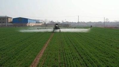 Sistema di irrigazione a bobina di tubo per agricoltura versatile abilitato