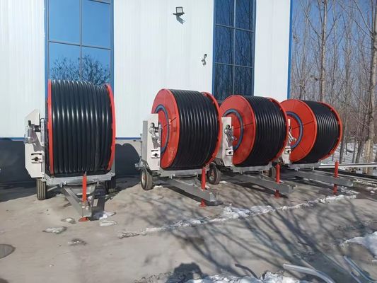 Irrigatore a bobina di tubo attrezzatura di irrigazione automatica versatile con schemi di spruzzatura regolabili diametro 236cm tecnologia IoT
