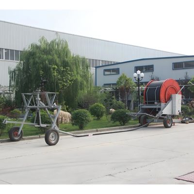 Potenza e versatilità di rilascio Sistema di irrigazione a bobina di tubo 86 KG Peso 236 cm Diametro supporto a traliccia spray regolabile