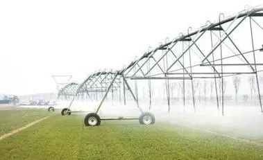 Irrigazione di precisione fatta facile irrigatore laterale per l'agricoltura intelligente dell'acqua 3800 KG