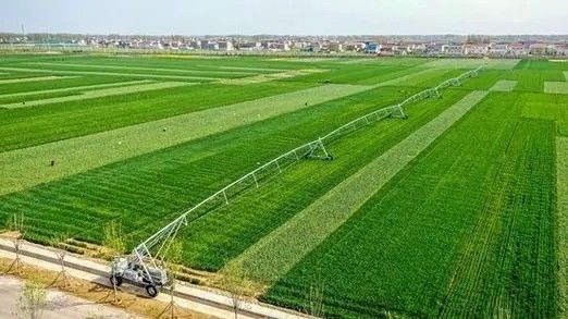 Irrigazione di precisione fatta facile irrigatore laterale per l'agricoltura intelligente dell'acqua 3800 KG