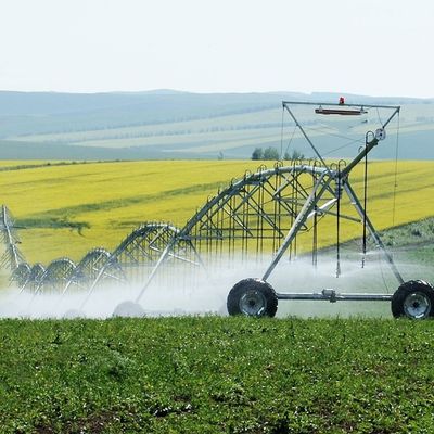 Centri agricoli alimentati a energia solare per l'irrigazione