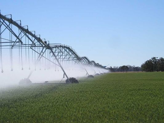 Centri agricoli alimentati a energia solare per l'irrigazione