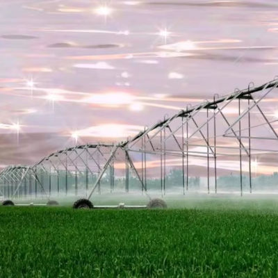 Auto Solar Center Pivot garantisce l'umidità delle fattorie e sostiene l'agricoltura con prestazioni ottimali 30 pollici di diametro
