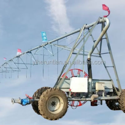 2024 Sistema automatico di irrigazione per giardini a movimento lineare laterale con due/quattro ruote e controllo remoto