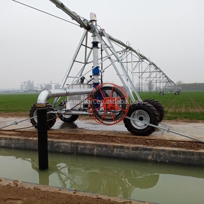 2024 Hot Seller Irrigazione lineare laterale automatica per il giardino due e quattro ruote monitoraggio remoto a risparmio d'acqua