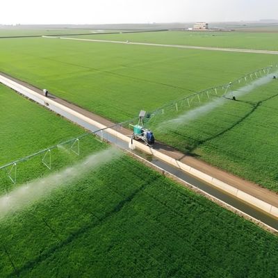 Agricoltura a risparmio idrico Motore IoT mobile di traino Motore motore per movimento lineare Sistema di irrigazione laterale a pivot del centro