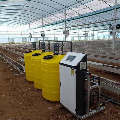 Macchina integrata con fertilizzante e acqua intelligente 80 kg attrezzature di irrigazione a goccia per l'irrigazione dei frutteti agricoli