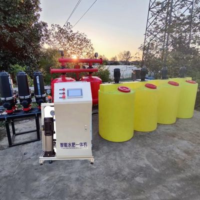 Macchina intelligente di integrazione di acqua e fertilizzanti personalizzata per il sistema di irrigazione a goccia di plastica nell'agricoltura moderna